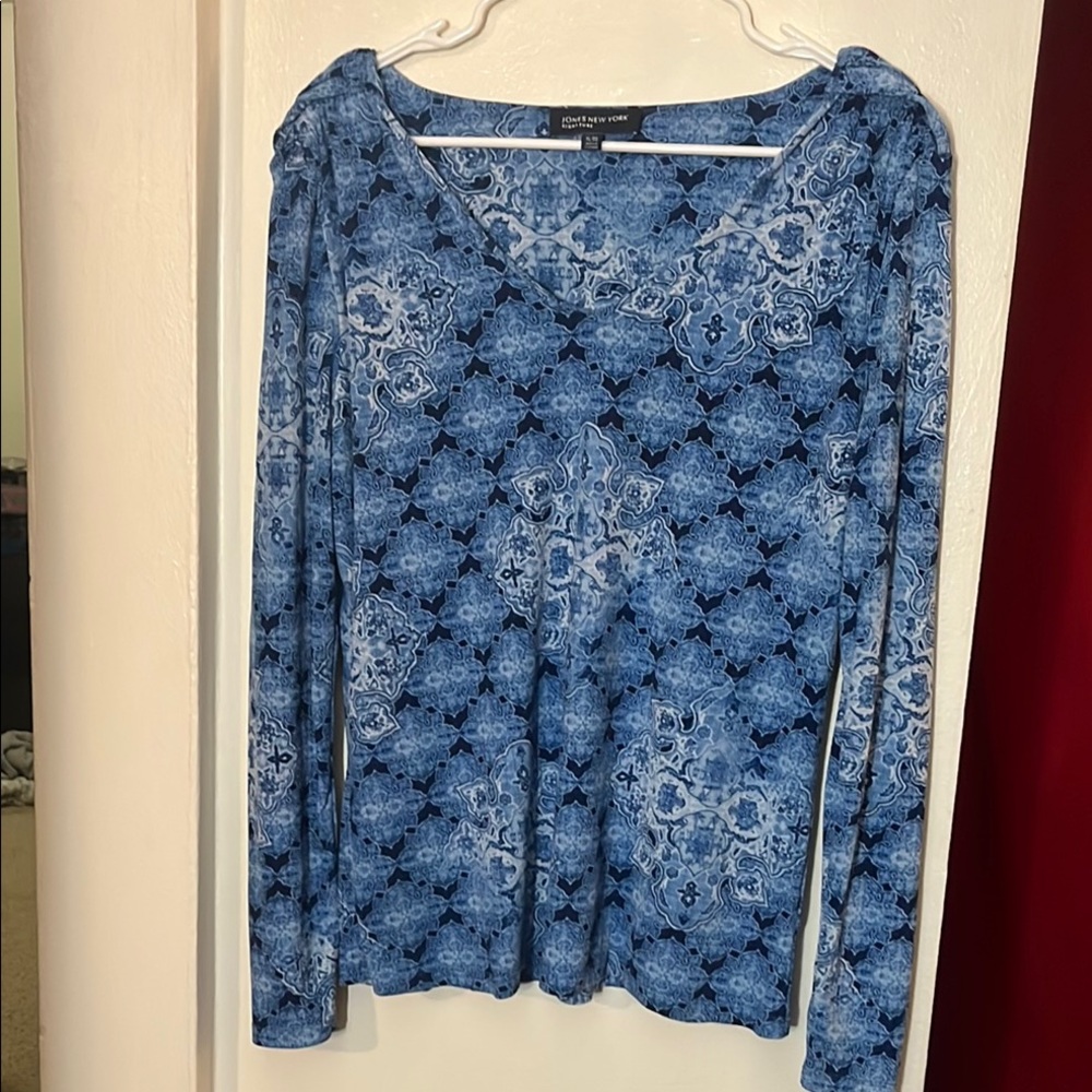 Jones New York Relaxed Blue Long Sleeve Blouse